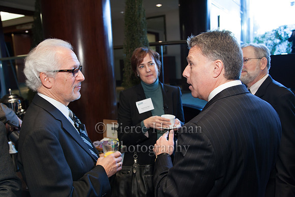 AIM Economic Panel 2013-44